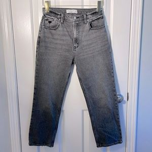 Ultra High-Rise Ankle Straight Jeans. Size 27/4s